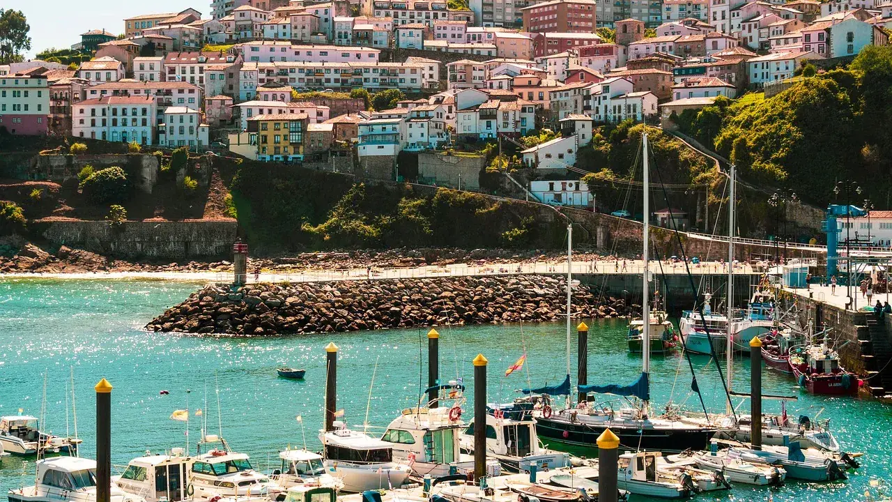 Pueblos de Asturias con playa para cada tipo de escapada