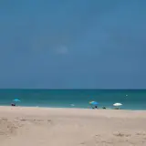 Playa Almarda, un remanso de paz. Las opiniones coinciden: arena dorada, mar turquesa y sol. Un día perfecto.