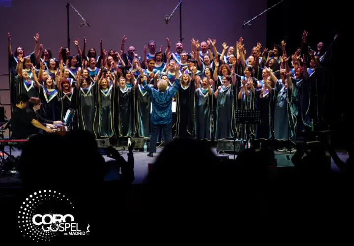 Coro Gospel de Madrid, con voces vibrantes y energía contagiosa, ofrece un espectáculo gratuito.