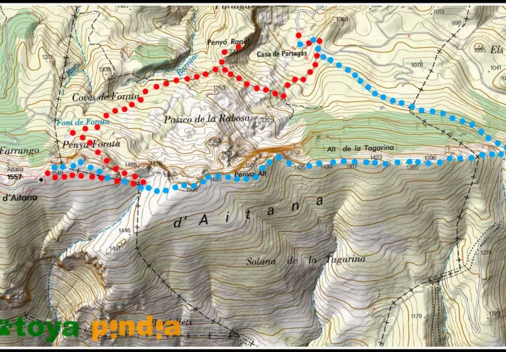 Mapa topográfico de la **sierra de Aitana** con rutas marcadas en rojo y azul. Se aprecian puntos de interés como Coves de Forata y Alt d'Aitana.