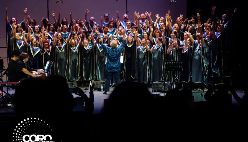 Coro Gospel de Madrid, con voces vibrantes y energía contagiosa, ofrece un espectáculo gratuito.