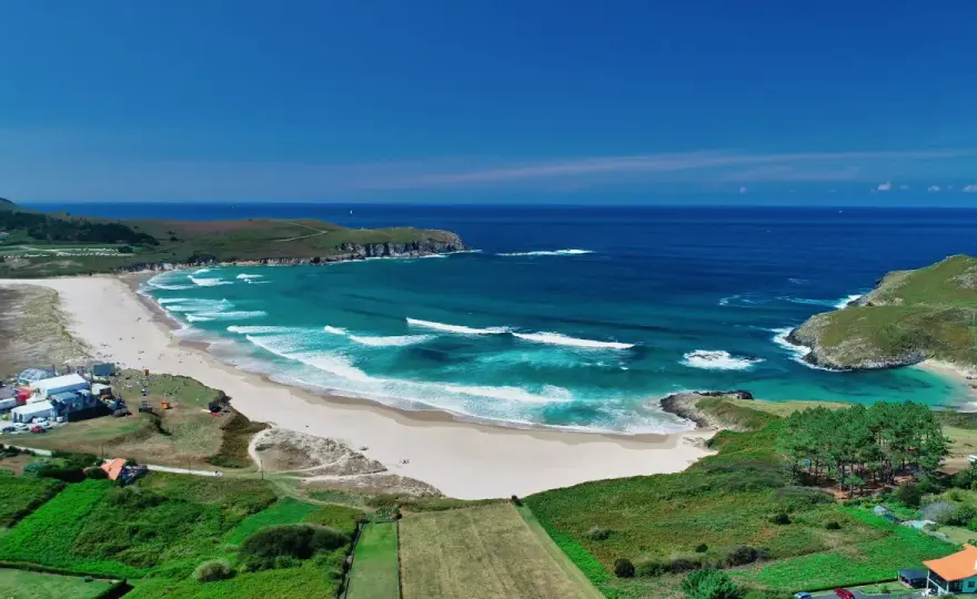 Playa de Pantín - Guía completa para surfistas y visitantes