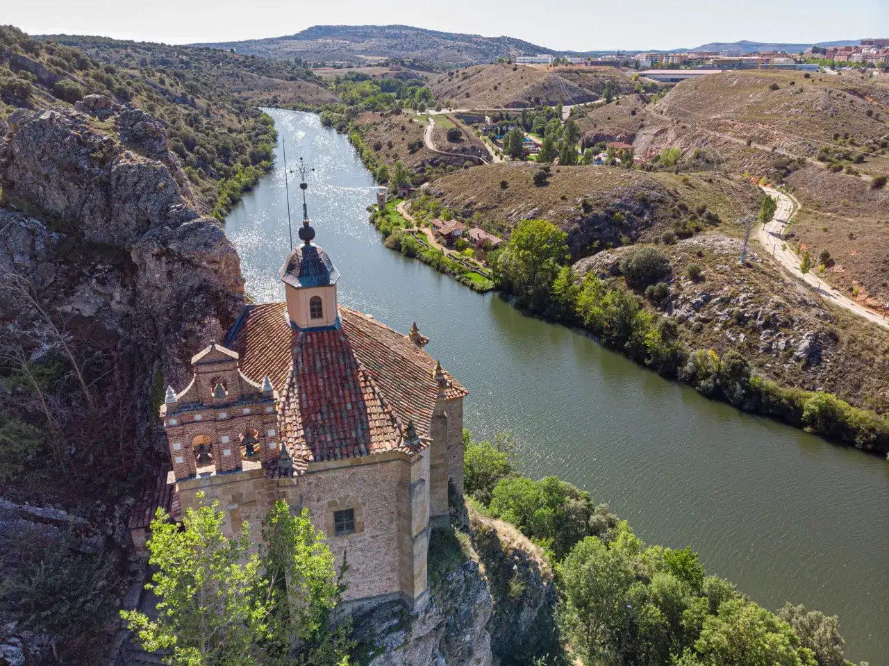 Ermita de San Saturio, un lugar imprescindible q ver en Soria, junto al r&iacute;o Duero y rodeada de naturaleza.